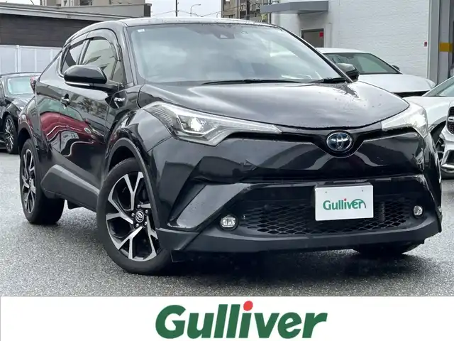 トヨタ Ｃ－ＨＲ G 福岡県 2018(平30)年 4.2万km ブラックマイカ ワンオーナー/禁煙車/純正ディーラーナビ NSZT-Y68T/（Bluetooth・フルセグ・AM・FM・DVD・CD）/クルーズコントロール/ブラインドスポットモニター/レーンアシストコントロール/クリアランスソナー/プリクラッシュセーフティー/電動パーキングブレーキ/車両接近通報一時停止スイッチ/ビルトインETC/バックカメラ/純正ドライブレコーダー/純正フロアマット/純正アルミホイール18/プッシュスタート/ドアバイザー/ウィンカーミラー/取扱説明書/保証書/スペアキー×1