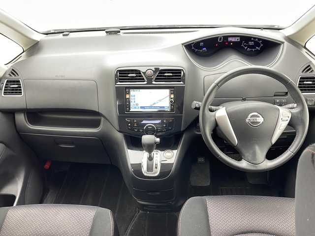 日産 セレナ ハイウェイスター Sハイブリッド 千葉県 2013(平25)年 7.9万km ブリリアントホワイトパール 純正ナビ/　CD/DVD/Bluetooth/フルセグTV/クルーズコントロール/オートライト/フォグランプ/両側パワースライド/ETC/前方ドラレコ/シートバックテーブル/フロアマット/ドアバイザー/電動格納ミラー/スマートキー/スタートボタン/スペアキー