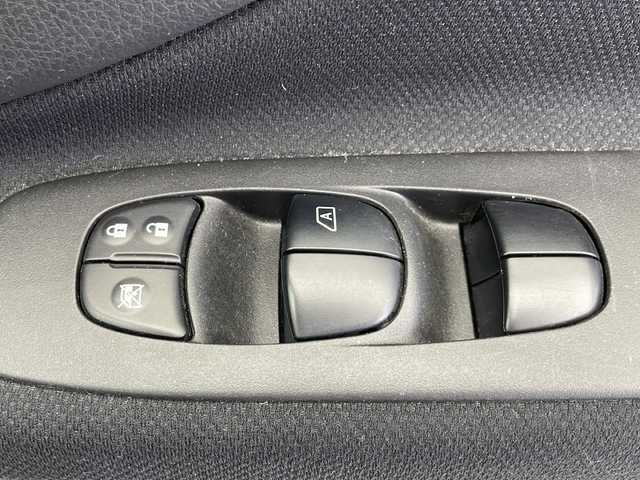 日産 セレナ ハイウェイスター Sハイブリッド 千葉県 2013(平25)年 7.9万km ブリリアントホワイトパール 純正ナビ/　CD/DVD/Bluetooth/フルセグTV/クルーズコントロール/オートライト/フォグランプ/両側パワースライド/ETC/前方ドラレコ/シートバックテーブル/フロアマット/ドアバイザー/電動格納ミラー/スマートキー/スタートボタン/スペアキー