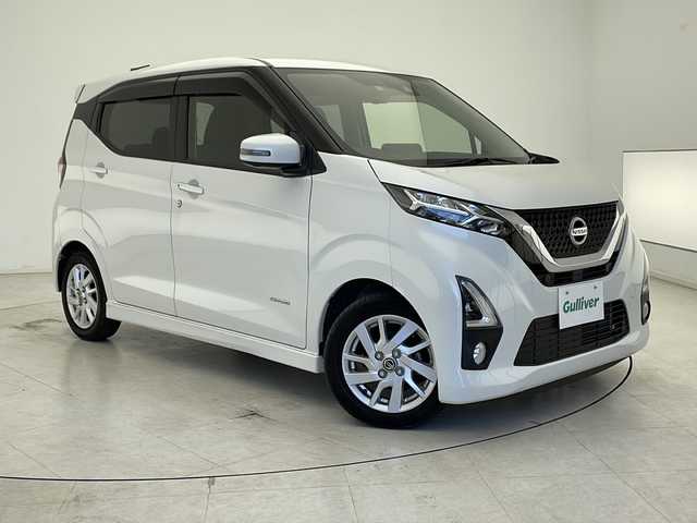 日産 デイズ ハイウェイスターX 千葉県 2020(令2)年 6万km ホワイトパール エマージェンシーブレーキ/コーナーセンサー/レーンキープアシスト/アイドリングストップ/純正SDナビ/　フルセグ/DVD/CD/AM/FM/全方囲カメラ/純正ETC2.0/ドライブレコーダー前方（DJ4-D）/ステアリングスイッチ/純正フロアマット/LEDヘッドライト/オートライト/フォグランプ/ウィンカーミラー/スマートキー/プッシュスタート/W＋サイドエアバック/サイドバイザー