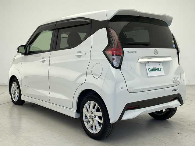 日産 デイズ ハイウェイスターX 千葉県 2020(令2)年 6万km ホワイトパール エマージェンシーブレーキ/コーナーセンサー/レーンキープアシスト/アイドリングストップ/純正SDナビ/　フルセグ/DVD/CD/AM/FM/全方囲カメラ/純正ETC2.0/ドライブレコーダー前方（DJ4-D）/ステアリングスイッチ/純正フロアマット/LEDヘッドライト/オートライト/フォグランプ/ウィンカーミラー/スマートキー/プッシュスタート/W＋サイドエアバック/サイドバイザー