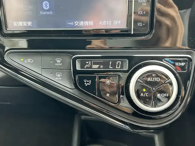 トヨタ アクア G 島根県 2020(令2)年 5.4万km ブラックマイカ 純正ＳＤナビ　/フルセグＴＶ　/ＤＶＤ再生　/Ｂｌｕｅｔｏｏｔｈ接続　/バックカメラ　/前後ドライブレコーダー　/ビルトインＥＴＣ２．０　/オートライト／ハイビーム　/前後コーナーセンサー　/衝突軽減ブレーキ　/横滑り防止装置/レーンキープアシスト/スマートキー/プッシュスタート/フォグランプ/社外15インチアルミホイール（VELAA SPORT）/純正フロアマット