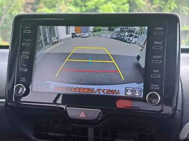 トヨタ ヤリスクロス ハイブリッド G 大阪府 2023(令5)年 1万km プラチナホワイトパールマイカ /トヨタセーフティセンス/　・プリクラッシュセーフティ/　・レーントレーシングアシスト/　・オートマチックハイビーム/　・ロードサインアシスト/　・レーダークルーズコントロール/　・先行車発進告知機能//ワンオーナー//純正ナビ/　AM/FM/USB/Bluetooth/Miracast//フルセグテレビ//バックカメラ//ステアリングヒーター//前後ドライブレコーダー(コムテック:ZDR037)//前席シートヒーター//ETC//LEDヘッドライト//レーダークルーズコントロール//クリアランスソナー//パーキングサポートブレーキ//ブレーキホールド//コーナーセンサー//純正フロアマット//純正18インチアルミホイール//スペアキー//保証書、記録簿、取扱説明書付き