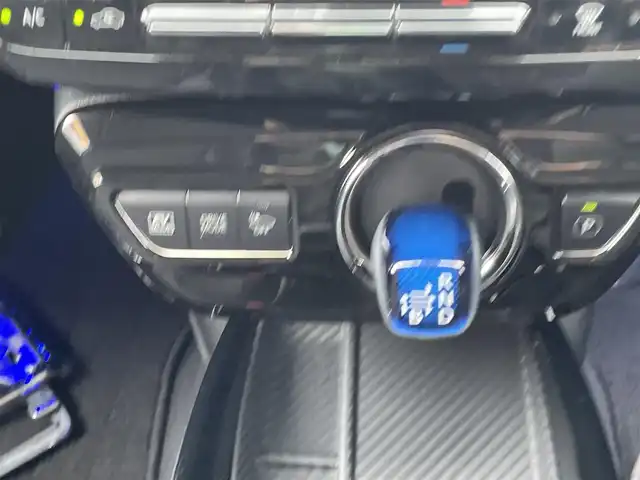 トヨタ プリウス A ツーリングセレクション 和歌山県 2018(平30)年 6.6万km アティチュードブラックマイカ 純正ナビ/フルセグTV/バックカメラ/（BT/CD/DVD)/プリクラッシュセーフティー/レーダークルーズコントロール/レーンディパーチャーアラート/ブラインドスポットモニター/ヘッドアップディスプレイ/車両接近通報装置/クリアランスソナー/横滑り防止装置/前後ドライブレコーダー/ビルトインETC/シートヒーター/LEDヘッドライト/フォグランプ/オートライト/オートマチックハイビーム