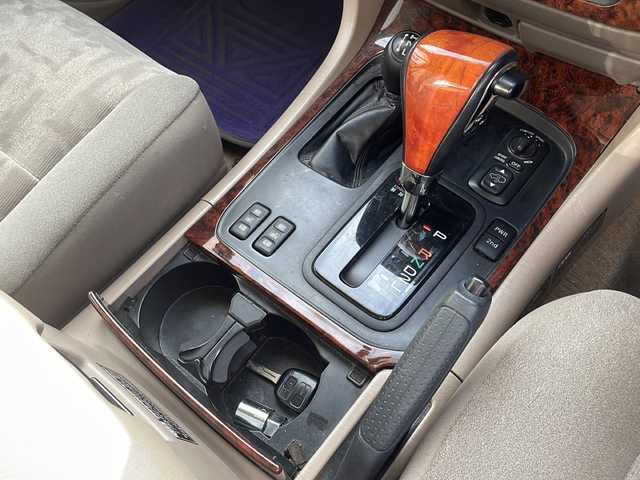 トヨタ ランドクルーザー VX－LTD Gセレクション 新潟県 2001(平13)年 18.2万km ホワイトパールマイカ 純正ナビ/前席シートヒーター/前席パワーシート/ベットキット/AHC/ETC/ルーフレール/保証書/取扱説明書