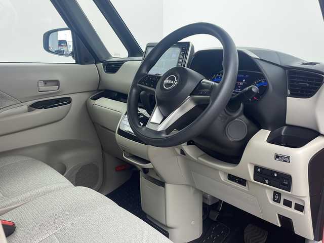 日産 ルークス X 栃木県 2023(令5)年 0.7万km ブロッサムピンク 純正9型ナビ/　ＡｎｄｒｏｉｄＡｕｔｏ/ＡｐｐｌｅＣａｒＰｌａｙ/　HDMI/Bluetooth/USB/全周囲カメラ/衝突軽減ブレーキ/コーナーセンサー/片側パワースライドドア/ドライブレコーダー/LEDヘッドライト/ETC/純正フロアマット