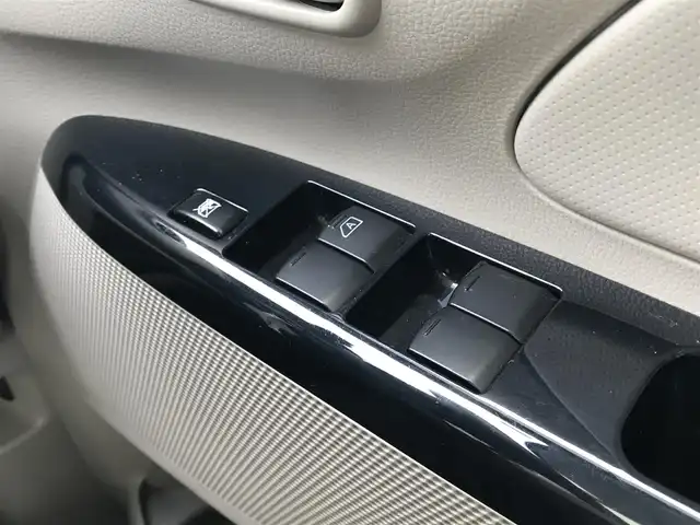 三菱 ｅＫワゴン E 富山県 2014(平26)年 4.5万km アメジストブラック スタッドレスタイヤ車載/社外ナビ/ワンセグTV/Bluetooth/リモコンキー/電動格納ミラー/ETC/ヘッドライトレベライザー/ベンチシート/ドアバイザー/パワーウインドウ/パワーステアリング