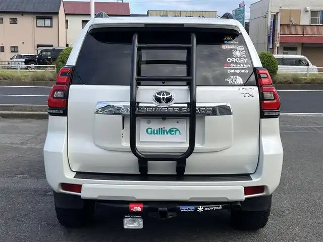 トヨタ ランドクルーザー プラド TX 三重県 2018(平30)年 5.1万km ホワイトパールクリスタルシャイン ワンオーナー /♪登録時走行距離50372km/♪サンルーフ/♪RAYS製17インチアルミホイール/♪ターボ/♪ルーフレール/♪ヒッチメンバー/♪リアラダー/♪リフトアップ/♪純正部品有り(スプリング・ショック)/♪トヨタセーフティセンス/　・PCS (プリクラッシュセーフティ)/　・LDA (レーンディパーチャーアラート)/　・レーダークルーズコントロール/♪ストラーダナビ/　・フルセグ・Bluetooth/　・DVD/CD再生・録音・USB/♪バックカメラ/♪2ndスタート/♪スマートキーx２/♪プッシュスタート/♪LEDヘッドライト/♪LEDフォグライト /♪オートマチックハイビーム/♪オートライト/♪革巻きステアリング/♪ステアリングスイッチ/♪ドライブレコーダー/♪電動格納ミラー/♪ウィンカーミラー/♪フロアマット/♪スペアタイヤ/♪ダウンヒルアシスト/♪横滑り防止機能/♪サイド/カーテン/ニーエアバック