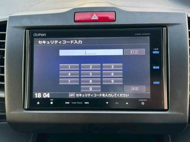 ホンダ フリード ハイブリット ジャストセレクション 沖縄県 2014(平26)年 7.7万km 黒 (株)IDOMが運営する【じしゃロンOO店】の自社ローン専用車両になりますこちらは現金またはオートローンご利用時の価格です。自社ローンご希望の方は別途その旨お申付け下さい/純正ナビ　/バックカメラ　/ＥＴＣ　/両側パワースライドドア　/クルーズコントロール　/ドライブレコーダー　/スマートキー　/純正アルミホイール　