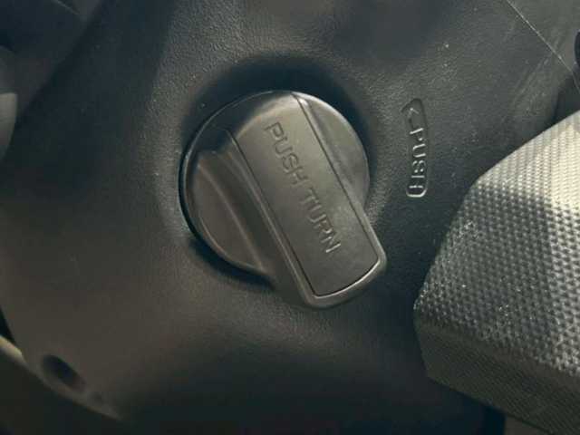 ホンダ フリード ハイブリット ジャストセレクション 沖縄県 2014(平26)年 7.7万km 黒 (株)IDOMが運営する【じしゃロンOO店】の自社ローン専用車両になりますこちらは現金またはオートローンご利用時の価格です。自社ローンご希望の方は別途その旨お申付け下さい/純正ナビ　/バックカメラ　/ＥＴＣ　/両側パワースライドドア　/クルーズコントロール　/ドライブレコーダー　/スマートキー　/純正アルミホイール　