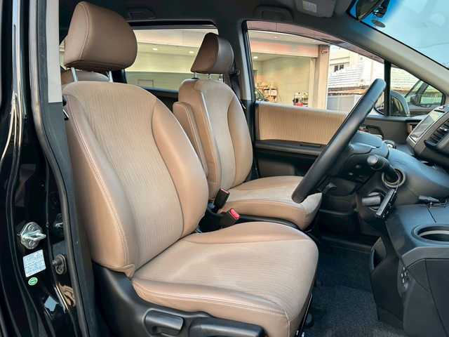 ホンダ フリード ハイブリット ジャストセレクション 沖縄県 2014(平26)年 7.7万km 黒 (株)IDOMが運営する【じしゃロンOO店】の自社ローン専用車両になりますこちらは現金またはオートローンご利用時の価格です。自社ローンご希望の方は別途その旨お申付け下さい/純正ナビ　/バックカメラ　/ＥＴＣ　/両側パワースライドドア　/クルーズコントロール　/ドライブレコーダー　/スマートキー　/純正アルミホイール　