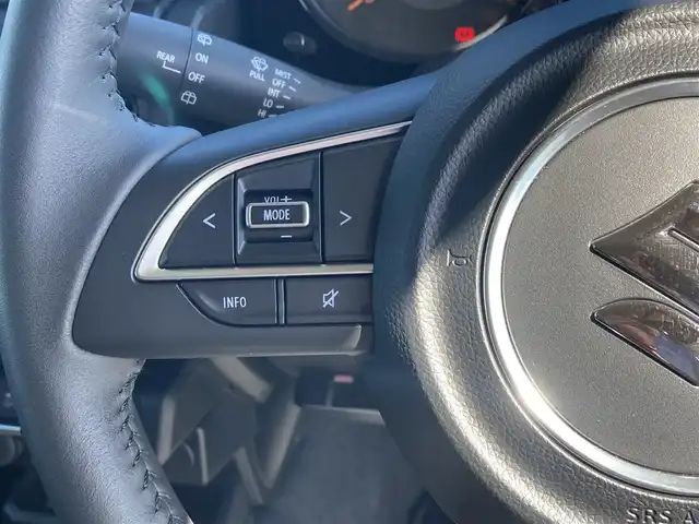 スズキ ジムニー XC 栃木県 2023(令5)年 0.8万km ピュアホワイトP スズキセーフティサポート/純正KENWOODナビ/フルセグTV/DVD/Bluetooth/USB/バックカメラ/ETC/ナビ連動前後ドライブレコーダー/クルーズコントロール/LEDヘッドライト/フォグランプ/オートハイビーム/スマートキー/プッシュEgスタート/純正マッドガード/純正フロアマット/アイドリングストップ/サイド/カーテンエアバッグ