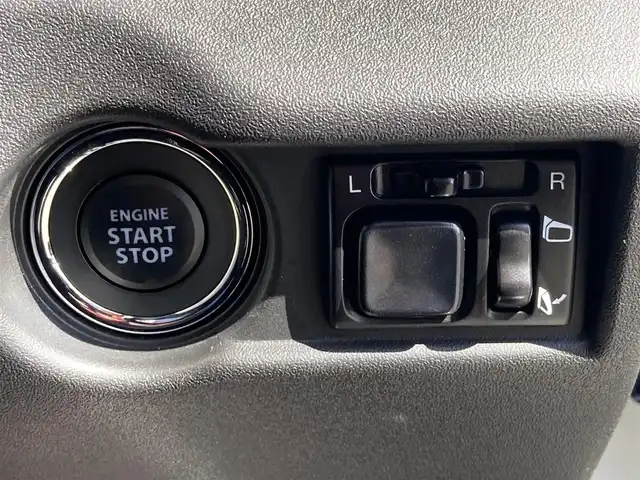 スズキ ジムニー XC 栃木県 2023(令5)年 0.8万km ピュアホワイトP スズキセーフティサポート/純正KENWOODナビ/フルセグTV/DVD/Bluetooth/USB/バックカメラ/ETC/ナビ連動前後ドライブレコーダー/クルーズコントロール/LEDヘッドライト/フォグランプ/オートハイビーム/スマートキー/プッシュEgスタート/純正マッドガード/純正フロアマット/アイドリングストップ/サイド/カーテンエアバッグ