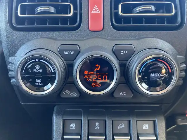 スズキ ジムニー XC 栃木県 2023(令5)年 0.8万km ピュアホワイトP スズキセーフティサポート/純正KENWOODナビ/フルセグTV/DVD/Bluetooth/USB/バックカメラ/ETC/ナビ連動前後ドライブレコーダー/クルーズコントロール/LEDヘッドライト/フォグランプ/オートハイビーム/スマートキー/プッシュEgスタート/純正マッドガード/純正フロアマット/アイドリングストップ/サイド/カーテンエアバッグ