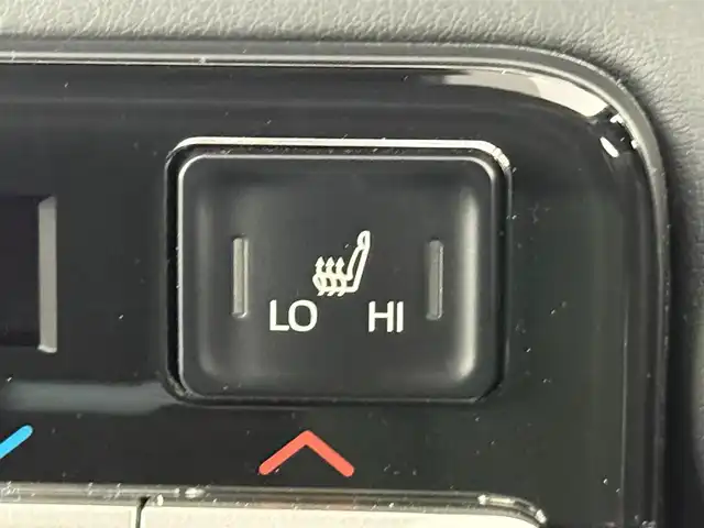 トヨタ ノア S－Z 埼玉県 2023(令5)年 3.5万km アティチュードブラックマイカ 禁煙車　純正10.5型ナビ　後席モニター　CD　DVD　BT　HDMI　TV　3眼ヘッドライト　ETC2.0　ドライブレコーダー　バックカメラ　ハーフレザーシート　温シート　スペアキー　衝突被害軽減