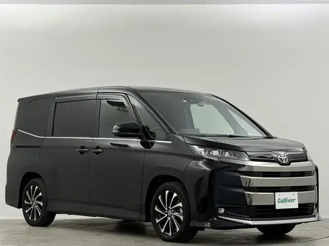 トヨタ ノア S－Z 埼玉県 2023(令5)年 3.5万km アティチュードブラックマイカ 禁煙車　純正10.5型ナビ　後席モニター　CD　DVD　BT　HDMI　TV　3眼ヘッドライト　ETC2.0　ドライブレコーダー　バックカメラ　ハーフレザーシート　温シート　スペアキー　衝突被害軽減