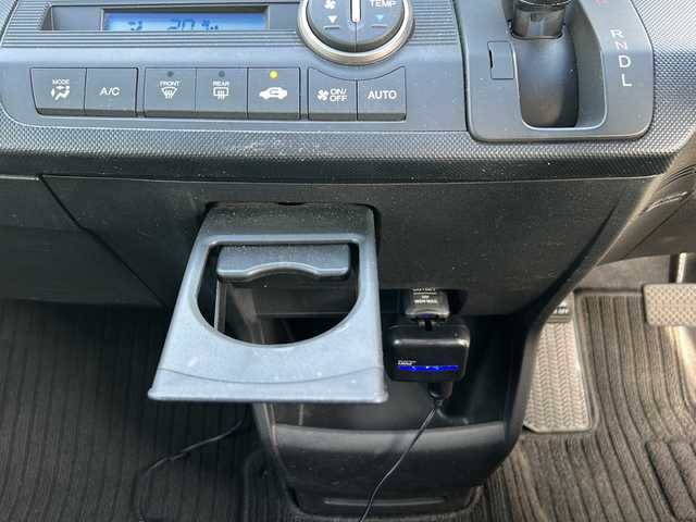 ホンダ フリード スパイク G ジャストセレクション 東京都 2012(平24)年 9.1万km モダンスティールM 純正メモリナビ　型式：VXM-128VS/【TV/DVD/CD/USB/SD】/パワースライドドア/ETC/ドライブレコーダー/ＨＩＤオートライト/横滑り防止装置/電動格納ミラー/スタッドレスタイヤ積込