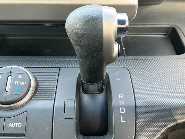 ホンダ フリード スパイク G ジャストセレクション 東京都 2012(平24)年 9.1万km モダンスティールM 純正メモリナビ　型式：VXM-128VS/【TV/DVD/CD/USB/SD】/パワースライドドア/ETC/ドライブレコーダー/ＨＩＤオートライト/横滑り防止装置/電動格納ミラー/スタッドレスタイヤ積込