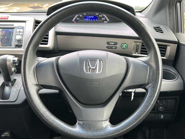 ホンダ フリード スパイク G ジャストセレクション 東京都 2012(平24)年 9.1万km モダンスティールM 純正メモリナビ　型式：VXM-128VS/【TV/DVD/CD/USB/SD】/パワースライドドア/ETC/ドライブレコーダー/ＨＩＤオートライト/横滑り防止装置/電動格納ミラー/スタッドレスタイヤ積込