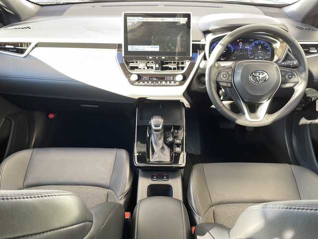 トヨタ カローラ クロス ハイブリッド Z 山形県 2025(令7)年 0.2万km ブラックマイカ ・ワンオーナー/・４WD/・モデリスタフルエアロ/・純正ディスプレイオーディオ/フルセグ/Bluetooth//AppleCarPlay/AndroidAuto/・バックカメラ/・前後純正ドラレコ/・ビルトインETC2.0/・プリクラッシュセーフティ/・レーダークルーズコントロール/・レーントレーシングアシスト/・オートマチックハイビーム/・ロードサインアシスト/・プロアクティブドライビングアシスト/・発進遅れ告知/・シグナルロードプロジェクション/・前席シートヒーター、ベンチレーション/・D席パワーシート/・ハンズフリーパワーバックドア/・フロントワイパーデアイサー/・置くだけ充電/・純正AW/・純正マット/・スペアキー1本/・保証書/・取扱説明書