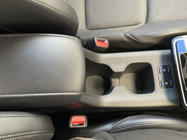 トヨタ カローラ クロス ハイブリッド Z 山形県 2025(令7)年 0.2万km ブラックマイカ ・ワンオーナー/・４WD/・モデリスタフルエアロ/・純正ディスプレイオーディオ/フルセグ/Bluetooth//AppleCarPlay/AndroidAuto/・バックカメラ/・前後純正ドラレコ/・ビルトインETC2.0/・プリクラッシュセーフティ/・レーダークルーズコントロール/・レーントレーシングアシスト/・オートマチックハイビーム/・ロードサインアシスト/・プロアクティブドライビングアシスト/・発進遅れ告知/・シグナルロードプロジェクション/・前席シートヒーター、ベンチレーション/・D席パワーシート/・ハンズフリーパワーバックドア/・フロントワイパーデアイサー/・置くだけ充電/・純正AW/・純正マット/・スペアキー1本/・保証書/・取扱説明書