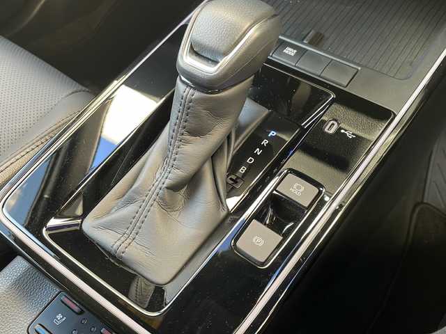 トヨタ カローラ クロス ハイブリッド Z 山形県 2025(令7)年 0.2万km ブラックマイカ ・ワンオーナー/・４WD/・モデリスタフルエアロ/・純正ディスプレイオーディオ/フルセグ/Bluetooth//AppleCarPlay/AndroidAuto/・バックカメラ/・前後純正ドラレコ/・ビルトインETC2.0/・プリクラッシュセーフティ/・レーダークルーズコントロール/・レーントレーシングアシスト/・オートマチックハイビーム/・ロードサインアシスト/・プロアクティブドライビングアシスト/・発進遅れ告知/・シグナルロードプロジェクション/・前席シートヒーター、ベンチレーション/・D席パワーシート/・ハンズフリーパワーバックドア/・フロントワイパーデアイサー/・置くだけ充電/・純正AW/・純正マット/・スペアキー1本/・保証書/・取扱説明書