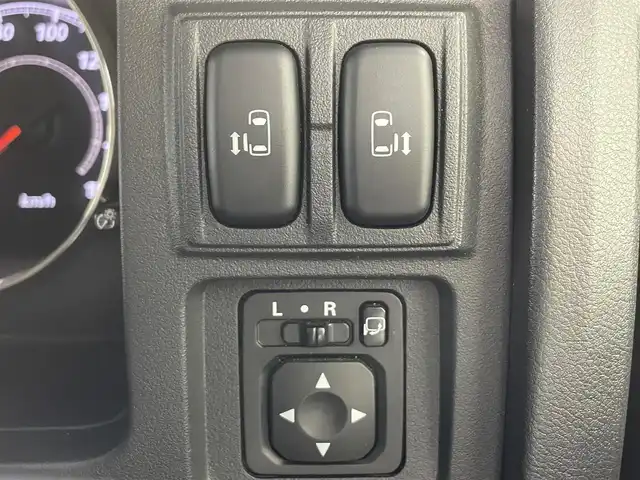 三菱 デリカＤ：５ D－Power package 埼玉県 2015(平27)年 3.5万km ウォームホワイトP/クールシルバー ナビ　後席　両側電動　温シート　Ｂカメラ　クルーズコントロール　ビルトインＥＴＣ　フルセグＴＶ　ＣＤ／ＤＶＤ　Ｂｌｕ－ｒａｙ　ＢＴ　ＨＤＭＩ　キセノンヘッドライト　フルフラット　ＭＴモード付ＡＴ