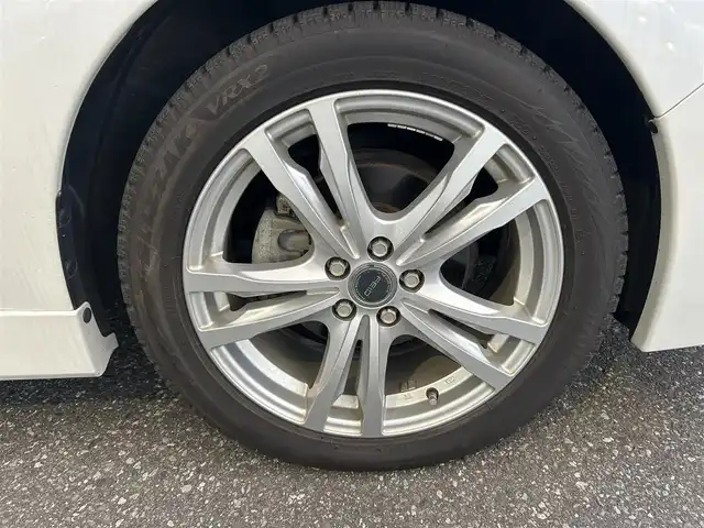 スバル インプレッサ スポーツ 2．0i－S アイサイト 青森県 2013(平25)年 2.7万km サテンホワイトパール ４WD/純正SDナビ/（BT／AM／FM／DVD〉/バックカメラ/ハーフレザーシート（黒）/パワーシート（運転席）/ステアリングスイッチ/パドルシフト/レーダークルーズコントロール/車線逸脱システム/アイドリングストップ/純正夏タイヤ積載/ETC/保証書/取り扱い説明書