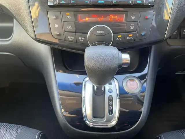 日産 セレナ HWS S HV Vセレ +SeftyⅡ 群馬県 2016(平28)年 8.8万km ブリリアントホワイトパール (株)IDOMが運営する【じしゃロン伊勢崎店】の自社ローン対象車両になります。こちらは現金ご利用時の価格です。自社ローンご希望の方は別途その旨お申付け下さい。/両側パワースライドドア/エマージェンシーブレーキ/コーナーセンサー/社外メモリーナビゲーション/アラウンドビューモニター/CD/DVD/SD/BT/DTV/フリップダウンモニター/クルーズコントロール/ETC/アイドリングストップ/LEDヘッドライト/オートライト/フォグライト/ドアバイザー