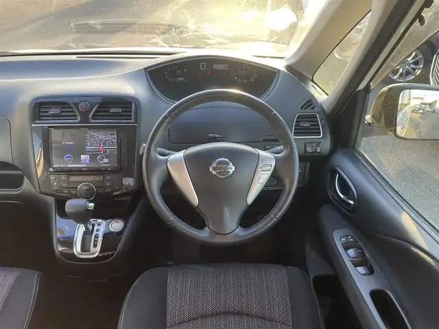 日産 セレナ HWS S HV Vセレ +SeftyⅡ 群馬県 2016(平28)年 8.8万km ブリリアントホワイトパール (株)IDOMが運営する【じしゃロン伊勢崎店】の自社ローン対象車両になります。こちらは現金ご利用時の価格です。自社ローンご希望の方は別途その旨お申付け下さい。/両側パワースライドドア/エマージェンシーブレーキ/コーナーセンサー/社外メモリーナビゲーション/アラウンドビューモニター/CD/DVD/SD/BT/DTV/フリップダウンモニター/クルーズコントロール/ETC/アイドリングストップ/LEDヘッドライト/オートライト/フォグライト/ドアバイザー