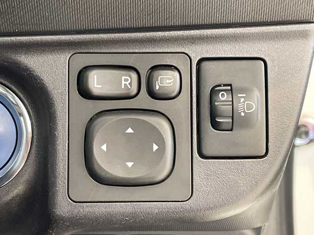 トヨタ アクア 福井県 2019(令1)年 8.9万km ホワイトパールクリスタルシャイン 純正７インチSDナビ/ワンセグTV/BT/CD/SD/AUX/AM/FM/バックカメラ/セーフティセンス/・パーキングサポートブレーキ/・レーンキープアシスト/・クリアランスソナー/・オートハイビーム/・先行車発進お知らせ/ビルトインETC/オートライト/LEDヘッドライト/プッシュスタート/スマートキー×2/社外フロアマット/ステアリングスイッチ