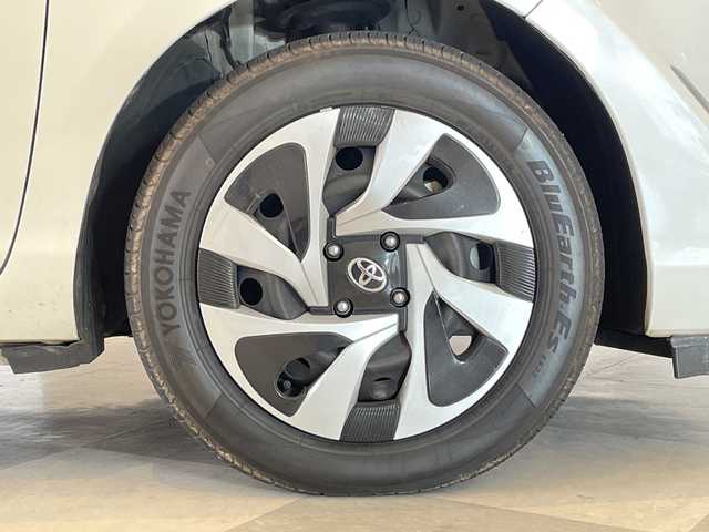 トヨタ アクア 福井県 2019(令1)年 8.9万km ホワイトパールクリスタルシャイン 純正７インチSDナビ/ワンセグTV/BT/CD/SD/AUX/AM/FM/バックカメラ/セーフティセンス/・パーキングサポートブレーキ/・レーンキープアシスト/・クリアランスソナー/・オートハイビーム/・先行車発進お知らせ/ビルトインETC/オートライト/LEDヘッドライト/プッシュスタート/スマートキー×2/社外フロアマット/ステアリングスイッチ