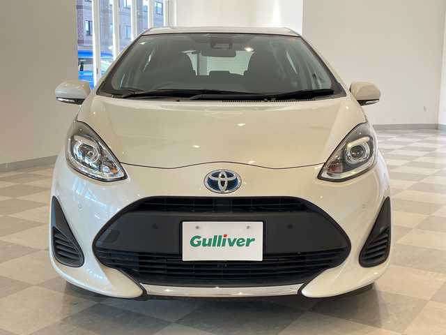 トヨタ アクア 福井県 2019(令1)年 8.9万km ホワイトパールクリスタルシャイン 純正７インチSDナビ/ワンセグTV/BT/CD/SD/AUX/AM/FM/バックカメラ/セーフティセンス/・パーキングサポートブレーキ/・レーンキープアシスト/・クリアランスソナー/・オートハイビーム/・先行車発進お知らせ/ビルトインETC/オートライト/LEDヘッドライト/プッシュスタート/スマートキー×2/社外フロアマット/ステアリングスイッチ