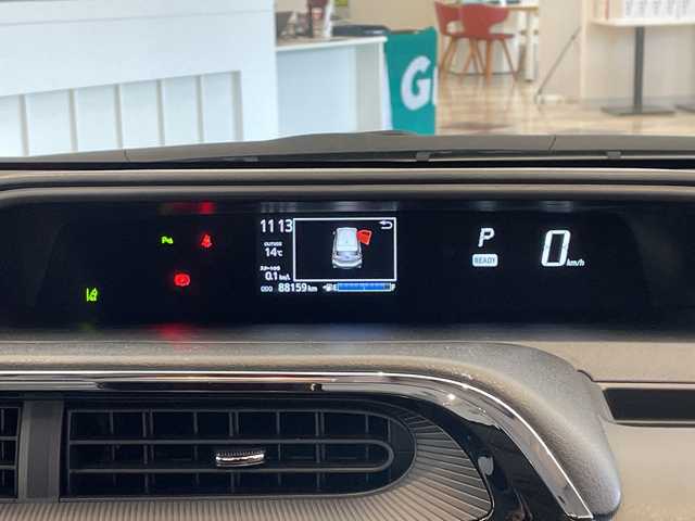 トヨタ アクア 福井県 2019(令1)年 8.9万km ホワイトパールクリスタルシャイン 純正７インチSDナビ/ワンセグTV/BT/CD/SD/AUX/AM/FM/バックカメラ/セーフティセンス/・パーキングサポートブレーキ/・レーンキープアシスト/・クリアランスソナー/・オートハイビーム/・先行車発進お知らせ/ビルトインETC/オートライト/LEDヘッドライト/プッシュスタート/スマートキー×2/社外フロアマット/ステアリングスイッチ