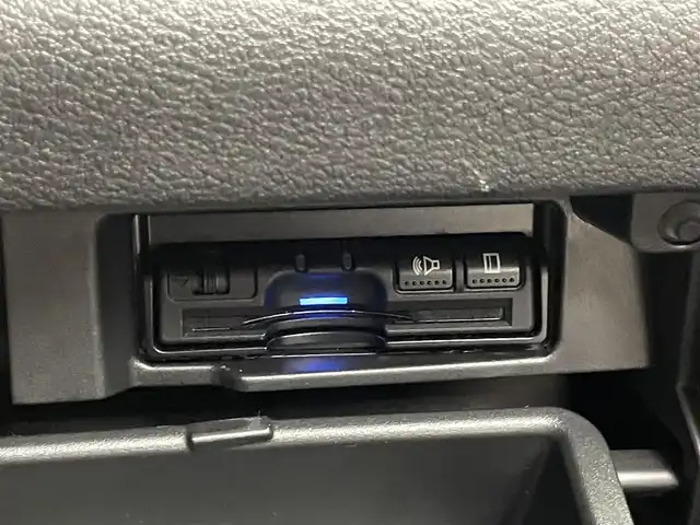 日産 セレナ ハイウェイスターVセレクションⅡ 埼玉県 2019(令1)年 4.8万km ダイヤモンドブラック プロパイロット/フリップダウンモニター/純正９インチナビ/衝突軽減/全周囲カメラ/両側パワースライドドア/パーキングアシスト/デジタルインナーミラー/フルセグＴＶ/ステアリングスイッチ/スマートキー/プッシュスタート/ＥＴＣ