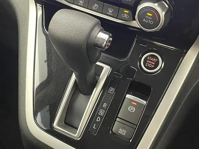 日産 セレナ ハイウェイスターVセレクションⅡ 埼玉県 2019(令1)年 4.8万km ダイヤモンドブラック プロパイロット/フリップダウンモニター/純正９インチナビ/衝突軽減/全周囲カメラ/両側パワースライドドア/パーキングアシスト/デジタルインナーミラー/フルセグＴＶ/ステアリングスイッチ/スマートキー/プッシュスタート/ＥＴＣ