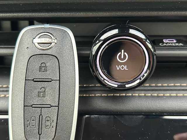 日産 セレナ e－パワー ハイウェイスター V 茨城県 2023(令5)年 4.7万km ダイヤモンドブラック 純正ナビ　/純正ＡＷ　/全方位カメラ　/両側パワースライドドア　/パーキングアシスト　/ＥＴＣ２．０　/前後ドライブレコーダー　/コーナーセンサー　/ＬＥＤ　/デジタルインナーミラー　/オートクルーズコントロール/ブラインドスポットモニター/オートライト/スマートキー/スペアキー/純正フロアマット/3列シート