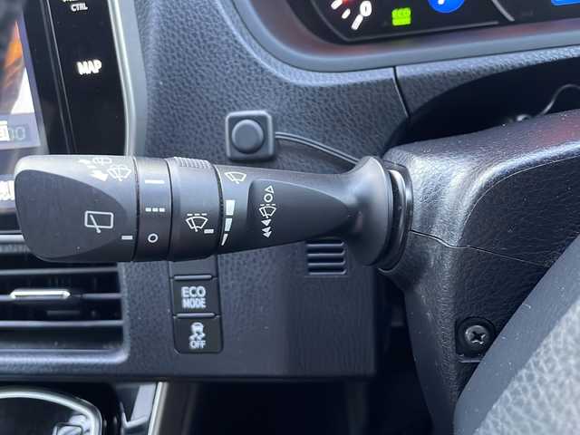 トヨタ ヴォクシー ZS 煌Ⅲ 大阪府 2021(令3)年 5.9万km ブラック 【安全装備】/トヨタセーフティセンス/プリクラッシュセーフティ/（レーザーレーダー・単眼カメラ方式）/（自車車速約30km/hから80km/h間：ブレーキアシスト機能発動）/（自車車速約10km/hから80km/h間踏力無時：約30km/h減速）/レーンディパーチャーアラート/（作動車速50km/h以上時）/オートマチックハイビーム/（作動車速30km/h以上時）/先行車発進お知らせ機能/純正１０インチナビ　/両側パワースライドドア　/純正後席フリップダウンモニター　/ＥＴＣ車載器　/バックカメラ　/プッシュスタート　/スマートキー　/アイドリングストップ　