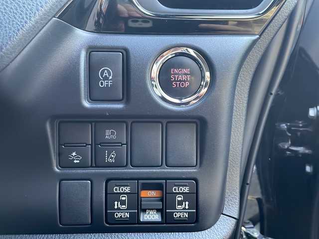 トヨタ ヴォクシー ZS 煌Ⅲ 大阪府 2021(令3)年 5.9万km ブラック 【安全装備】/トヨタセーフティセンス/プリクラッシュセーフティ/（レーザーレーダー・単眼カメラ方式）/（自車車速約30km/hから80km/h間：ブレーキアシスト機能発動）/（自車車速約10km/hから80km/h間踏力無時：約30km/h減速）/レーンディパーチャーアラート/（作動車速50km/h以上時）/オートマチックハイビーム/（作動車速30km/h以上時）/先行車発進お知らせ機能/純正１０インチナビ　/両側パワースライドドア　/純正後席フリップダウンモニター　/ＥＴＣ車載器　/バックカメラ　/プッシュスタート　/スマートキー　/アイドリングストップ　