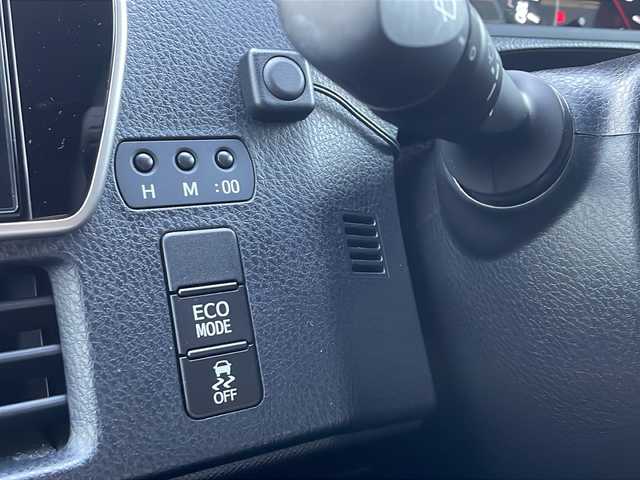 トヨタ ヴォクシー ZS 煌Ⅲ 大阪府 2021(令3)年 5.9万km ブラック 【安全装備】/トヨタセーフティセンス/プリクラッシュセーフティ/（レーザーレーダー・単眼カメラ方式）/（自車車速約30km/hから80km/h間：ブレーキアシスト機能発動）/（自車車速約10km/hから80km/h間踏力無時：約30km/h減速）/レーンディパーチャーアラート/（作動車速50km/h以上時）/オートマチックハイビーム/（作動車速30km/h以上時）/先行車発進お知らせ機能/純正１０インチナビ　/両側パワースライドドア　/純正後席フリップダウンモニター　/ＥＴＣ車載器　/バックカメラ　/プッシュスタート　/スマートキー　/アイドリングストップ　