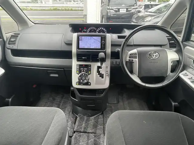 トヨタ ノア X スペシャルエディション 岐阜県 2013(平25)年 9.2万km ブラック 純正SD7型ナビ(NSZT-W64G)/(フルセグテレビ/CD/DVD/Bluetooth)/バックカメラ/ステアリングリモコン/ビルトインETC/ドライブレコーダー/プッシュスタート/両側パワースライドドア/オートライト