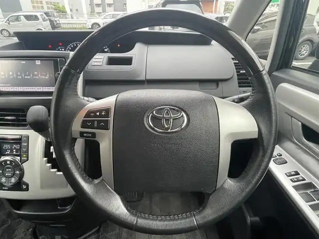 トヨタ ノア X スペシャルエディション 岐阜県 2013(平25)年 9.2万km ブラック 純正SD7型ナビ(NSZT-W64G)/(フルセグテレビ/CD/DVD/Bluetooth)/バックカメラ/ステアリングリモコン/ビルトインETC/ドライブレコーダー/プッシュスタート/両側パワースライドドア/オートライト