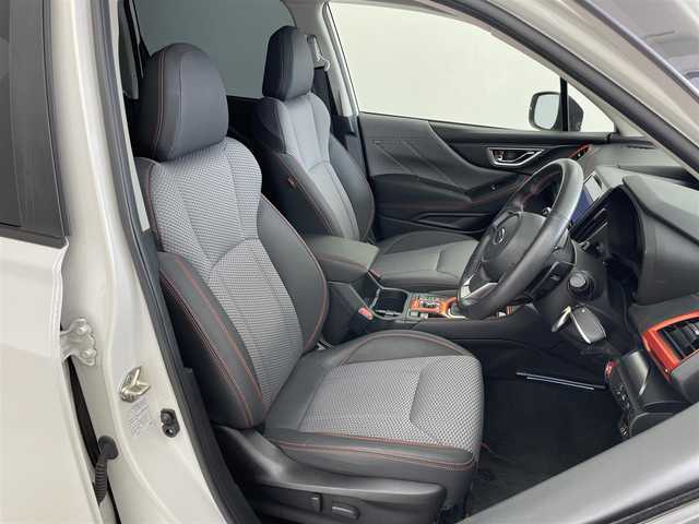 スバル フォレスター X－ブレイク 埼玉県 2020(令2)年 2.5万km クリスタルホワイトP 純正ナビ　バックカメラ　ＤＩＡＴＯＮＥサウンド　デジタルインナーミラー　ＢＳＭ　ビルトインＥＴＣ　ステアリングヒーター　メモリシート　シートヒーター　レーダークルーズコントロール　パドルシフト　地デジ