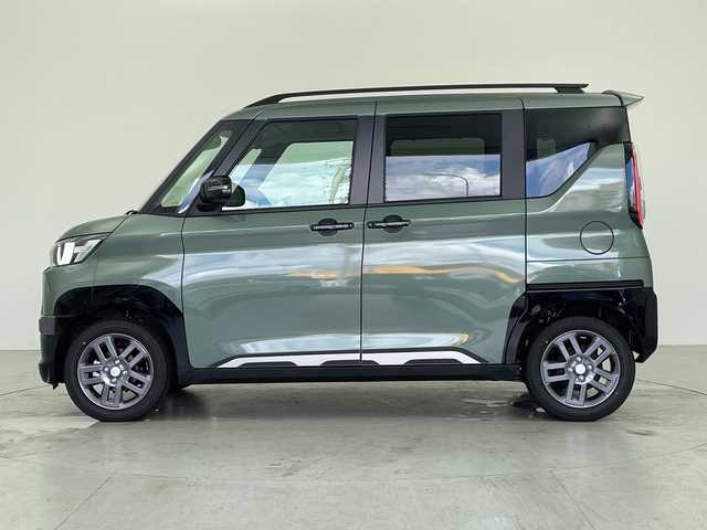 三菱 デリカミニ T プレミアム 愛知県 2025(令7)年 0.1万km未満 緑／グレー 登録済未使用車　5km/純正9型ディスプレイオーディオ/・Bluetooth/・フルセグテレビ/・Miracast/全方位モニター/ハーフレザーシート/シートヒーター/ステアリングヒーター/両側パワースライドドア/レーダークルーズコントロール/衝突軽減ブレーキ/レーンキープアシスト/前後コーナーセンサー/電子パーキング/オートホールド/パドルシフト/ダウンヒルアシストコントロール/ステアリングスイッチ