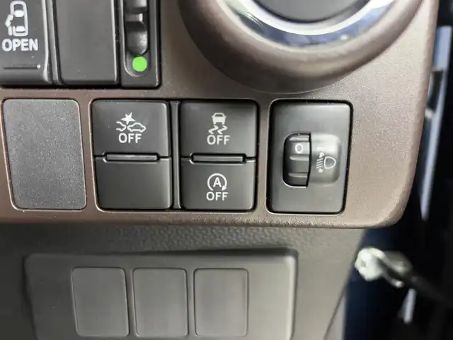 トヨタ ルーミー X S 埼玉県 2017(平29)年 6.1万km レーザーブルークリスタルシャイン 社外ナビ　/（AM/FM/TV/BT/applecarplay/レコーダーリンク）/ドライブレコーダー/盗難防止措置/横滑り防止措置/純正フロアマット/ドアバイザー/プッシュスタート/スマートキー/プッシュスタート/アイドリングストップ/バックカメラ