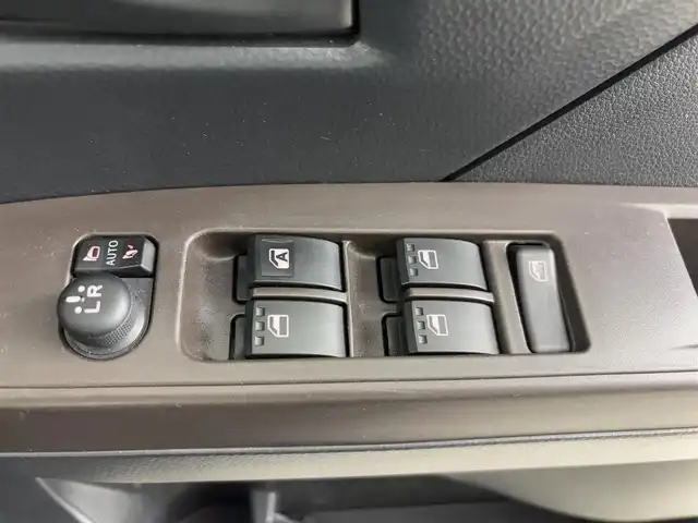 トヨタ ルーミー X S 埼玉県 2017(平29)年 6.1万km レーザーブルークリスタルシャイン 社外ナビ　/（AM/FM/TV/BT/applecarplay/レコーダーリンク）/ドライブレコーダー/盗難防止措置/横滑り防止措置/純正フロアマット/ドアバイザー/プッシュスタート/スマートキー/プッシュスタート/アイドリングストップ/バックカメラ
