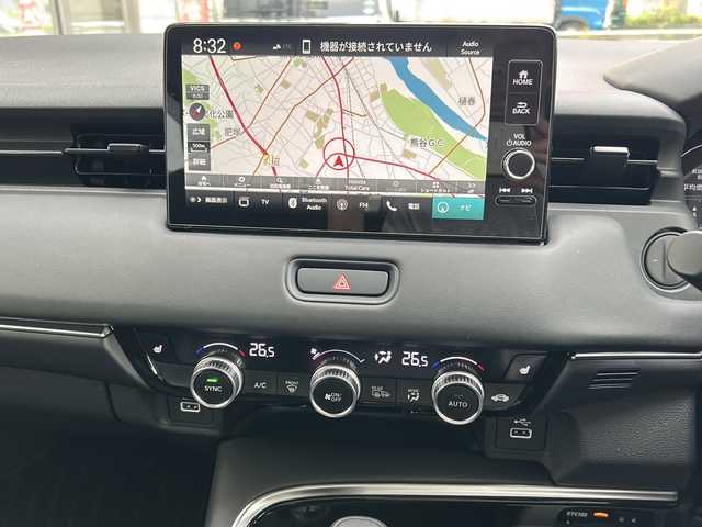 ホンダ ヴェゼル ハイブリッド e:HEV Z 埼玉県 2023(令5)年 1.4万km プラチナホワイトパール 純正ナビ　/フルセグ/USB/FM/前後ドライブレコーダー/バックカメラ　/ビルトインＥＴＣ　/前席シートヒーター　/ＡＣＣ　/ハンドルヒーター　/パドルシフト　/ＢＳＭ　/パワーバックドア　/横滑り防止/クリアランスソナー/レーンキープアシスト/踏み間違え防止/衝突軽減システム/ダウンヒルアシストコントロール/電動パーキング/ブレーキホールド/スマートキー２本　/保証書　/取扱説明書