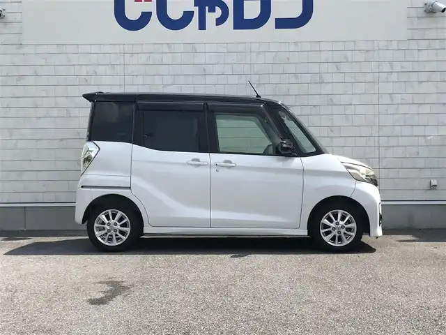 日産 デイズ ルークス ハイウェイスターX 栃木県 2015(平27)年 5.6万km アメジストブラック/シルキーホワイト 株)IDOMが運営する【じしゃロン小山店】の自社ローン専用車両になります。こちらは現金またはオートローンご利用時の価格です。自社ローンご希望の方は別途その旨お申付け下さい//禁煙車/純正フルセグナビ/（CD/DVD/AM/FMラジオ）/(Bluetooth)/スマートキー/プッシュスタート/バックカメラ/オールアラウンドビュー/ＥＴＣ/片側パワースライドドア/エマージェンシーブレーキ/アイドリングストップ/電動格納ドアミラー/パワーウインドウ/自動防眩ミラー