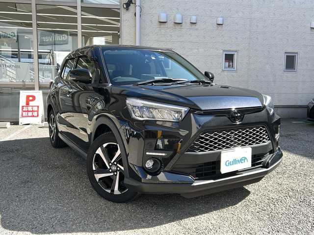 トヨタ ライズ Z 兵庫県 2023(令5)年 4.3万km ブラックマイカメタリック ワンオーナー/純正メーカーSDナビ/　Bluetooth/CD/AM//FM/フルセグテレビ（走行中視聴不可）/アラウンドビューモニター/純正ビルトインETC2.0/前後ドライブレコーダー/ブレーキホールド/ブラインドスポットモニター/パーキングアシスト/アダプティブクルーズコントロール/アンチロック・ブレーキ・システム/レーンキープアシスト/前後コーナーセンサー/横滑り防止装置/盗難防止装置/衝突被害軽減システム/シートヒーター（D+N席）/純正フロアマット/純正アルミホイール/LEDヘッドライト/オートマチックハイビーム/パワーウィンドウ/パワーステアリング/スマートキー/スペアキー（1本）/エアバッグ（W）/カーテンエアバッグ/保証書/取扱説明書