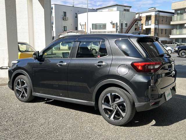 トヨタ ライズ Z 兵庫県 2023(令5)年 4.3万km ブラックマイカメタリック ワンオーナー/純正メーカーSDナビ/　Bluetooth/CD/AM//FM/フルセグテレビ（走行中視聴不可）/アラウンドビューモニター/純正ビルトインETC2.0/前後ドライブレコーダー/ブレーキホールド/ブラインドスポットモニター/パーキングアシスト/アダプティブクルーズコントロール/アンチロック・ブレーキ・システム/レーンキープアシスト/前後コーナーセンサー/横滑り防止装置/盗難防止装置/衝突被害軽減システム/シートヒーター（D+N席）/純正フロアマット/純正アルミホイール/LEDヘッドライト/オートマチックハイビーム/パワーウィンドウ/パワーステアリング/スマートキー/スペアキー（1本）/エアバッグ（W）/カーテンエアバッグ/保証書/取扱説明書